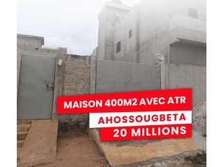 Maison Sur 400m² sur Titre foncier à Calavi