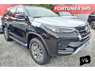 TOYOTA FORTUNER SR5 V6