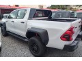 toyota-hilux-gr-sport-small-3