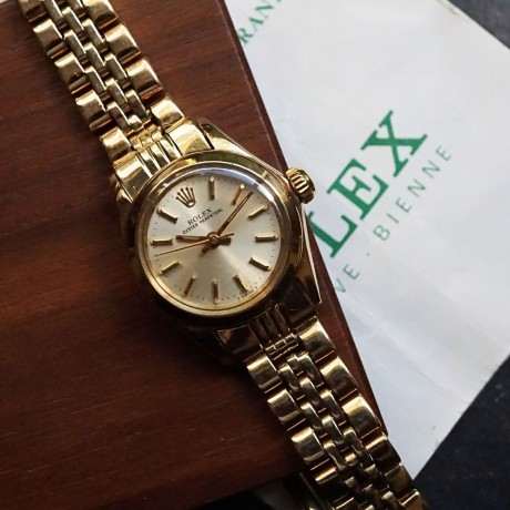 rolex-14k-damearmband-6718-oyster-perpetual-jubilee-25mm-med-papirer-omkring-1-big-0