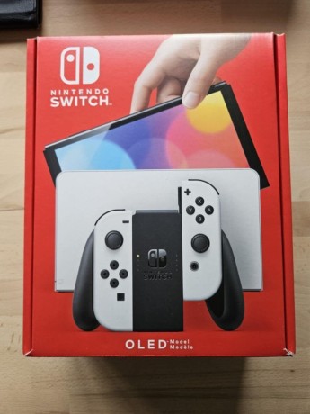 nintendo-switch-oled-big-0