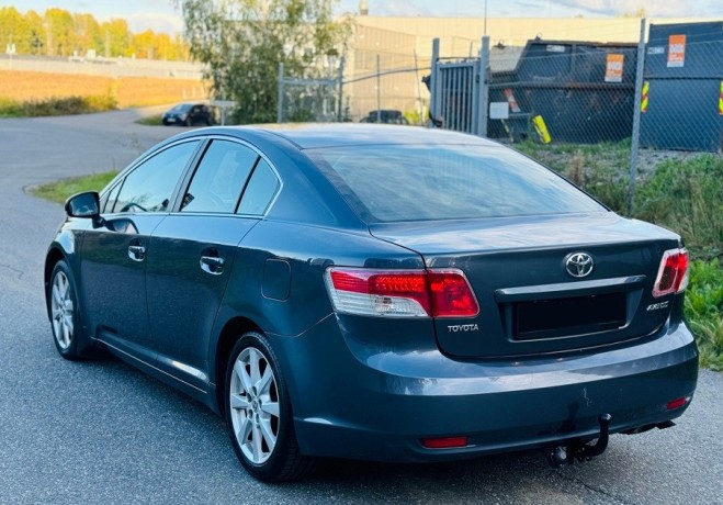 toyota-avensis-18i-147ch-automatique-big-2